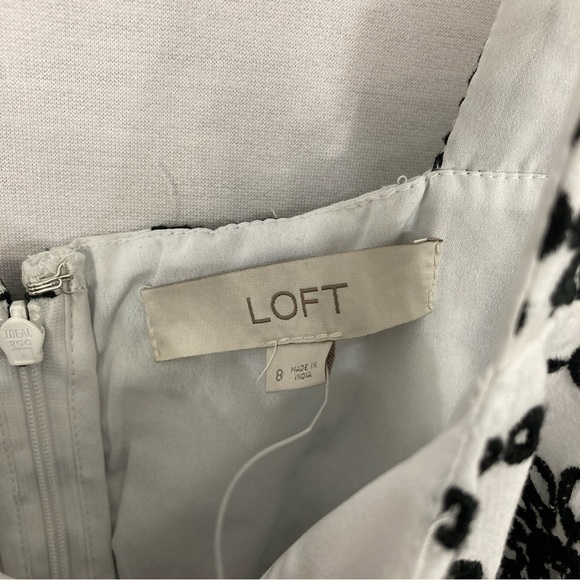 LOFT Black White Floral Embroidered Fit and Flare Belted Dress Size 8 - Picture 6 of 10